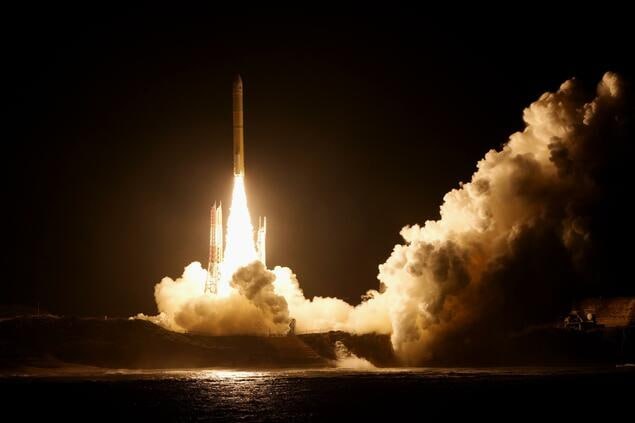 H3火箭成功发射 日版GPS卫星被送入轨道日本宇宙航空研究开发机构11日从鹿儿岛县种子岛宇宙中心使用H3火箭9号机，发射了被称为日本版卫星定位系统（GPS）的准天顶卫星系统“引路7号机”，成功将其送入预定轨道